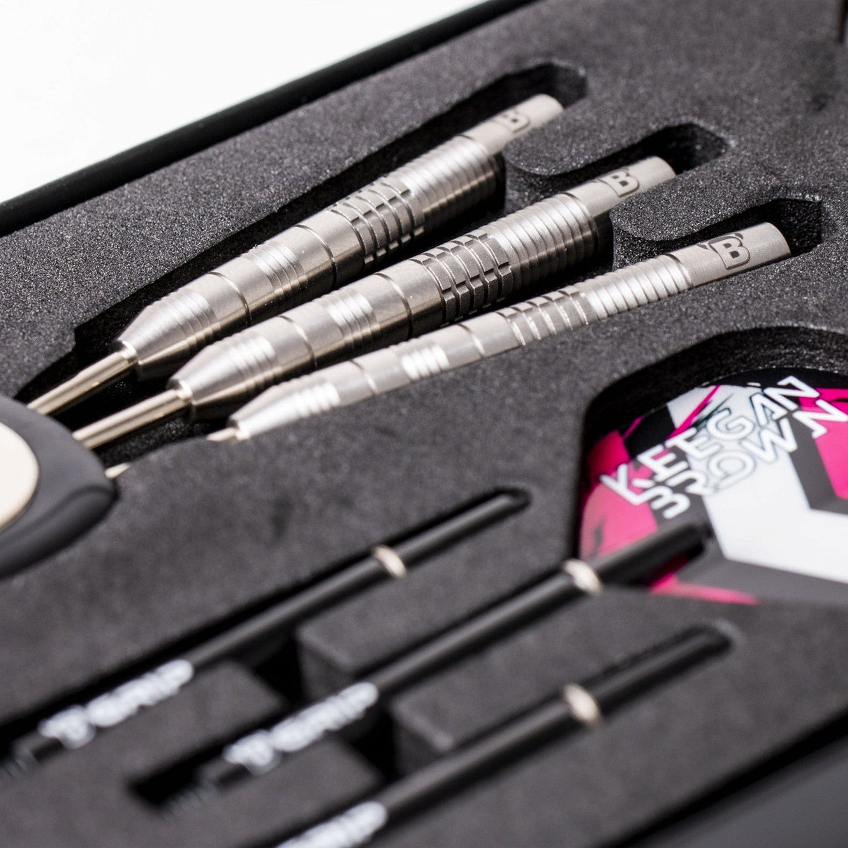 BULL'S Keegan Brown Darts - Steel Tip - The Needle